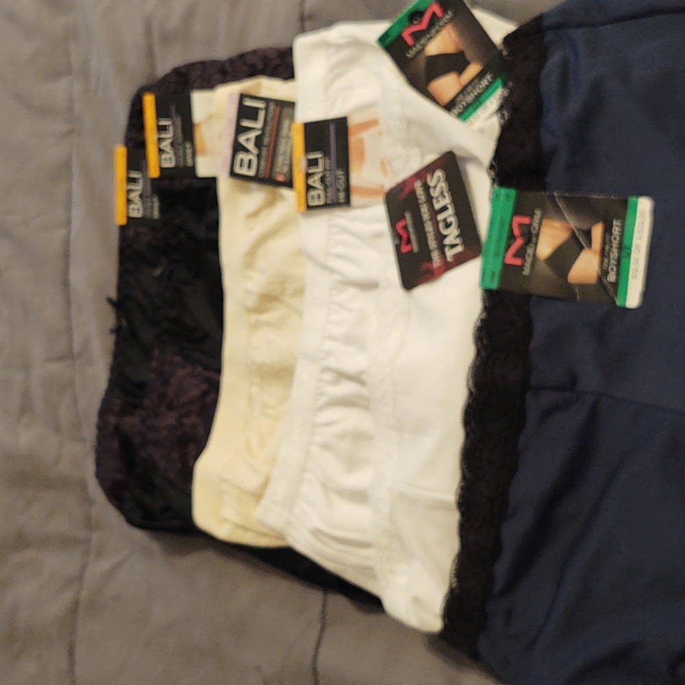 Assorted panties